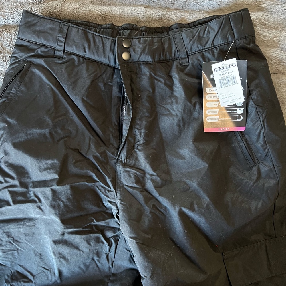 **Brand new pair of ladies snow pants - with tags**